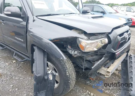 2015 Toyota Tacoma Prerunner V6 z USA, uszkodzony, nr VIN 5TFJU4GN4FX080341